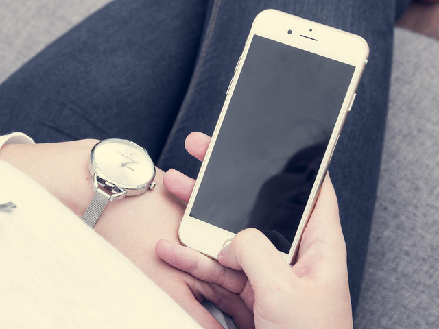 Czy telefon komórkowy jest dozwolony w Brilliant Pala?